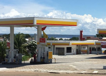 Preço da gasolina reduz na Refinaria, mas consumidor continua pagando a mais em Manaus