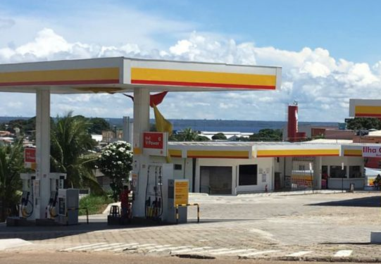 Preço da gasolina reduz na Refinaria, mas consumidor continua pagando a mais em Manaus