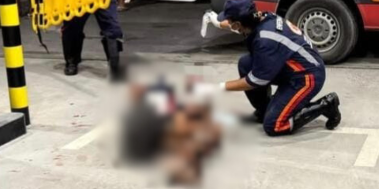 Homem leva bal@ç0 nas mãos após ser pego por cr1m1n0s0s em Manaus