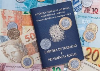 Novo valor do salário mínimo no Brasil aumenta R$ 106 e fica em R$ 1.518
