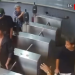 Vídeo: Com f@cã0 de açougue, homem é ating1d0 nove vezes em terminal de ônibus