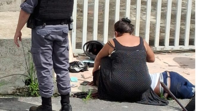 Suspeito de assalt0 é balead0 três vezes na rua em Manaus