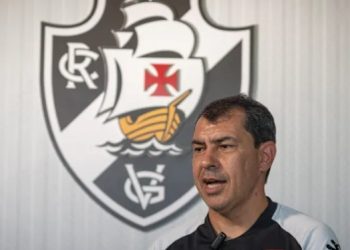 Carille pede aos amazonenses apoio ao Vasco no jogo desta quinta-feira em Manaus