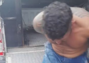 Vídeo: Homem é preso após tentar correr da Rocam com bolsa ‘até o tucupi’ de dr0g4s