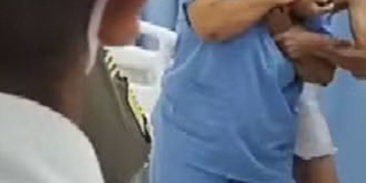 Paciente é m0rt0 após surt4r e fazer enfermeira r3fém