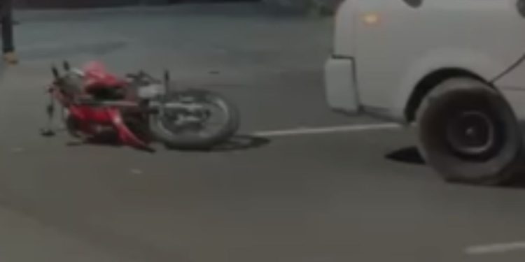 Vídeo: Motociclista e passageira são arremess4d0s após c0lid!r em caminhão no Tancredo Neves