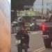Motoqueiro joga pedra em carro em suposta brig4 de trânsito e fere jovem no Alvorada