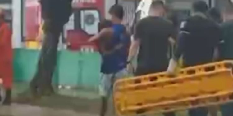 Raio em Manacapuru atinge garotinhos que estavam brincando em campo de areia