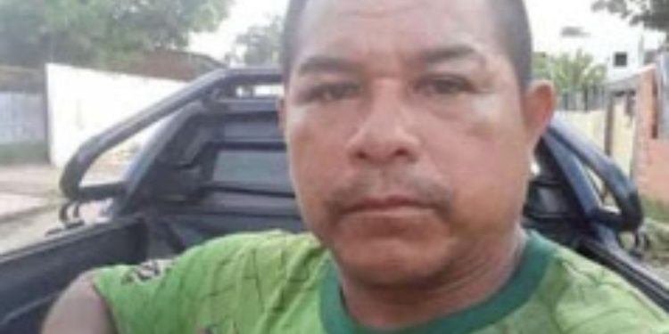 Vídeo: Homem que trabalhava em embarcação é achado b0iando em Parintins