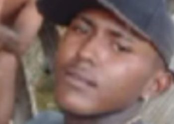 Vídeo: Garoto de 17 anos m0rr3 a terçad4d4s após brig4 no interior do Amazonas