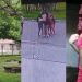 Briga por 10 reais termina com travesti c0rt4ndo o rosto de mulher em Parintins