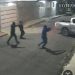 Vídeo mostra grupo abordando carro de família no Cidade de Deus antes de r0ub4r R$ 100 mil
