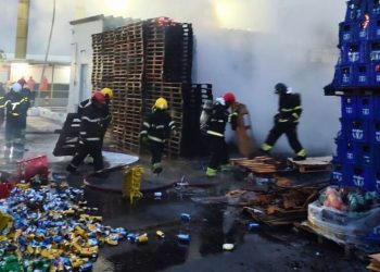 Por conta do incêndio na Ambev, bombeiros pediram que casas próximas fossem evacuadas