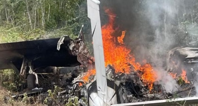 Piloto foge e incendeia avião com meia tonelada de dr0ga em Manacapuru