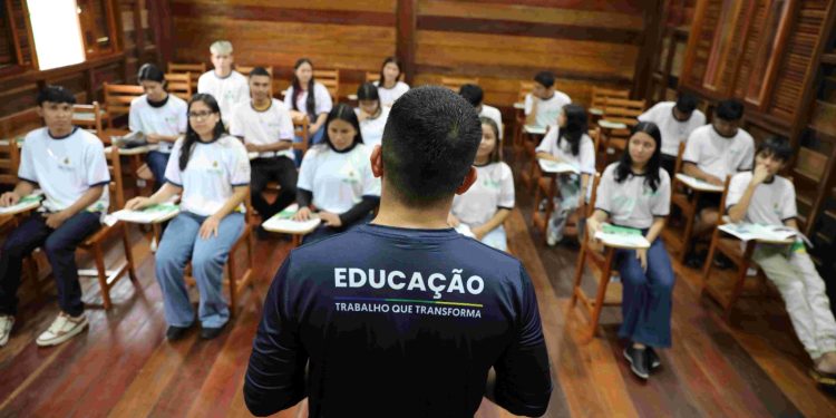 Seduc convoca professores para atuarem na Escola da Floresta