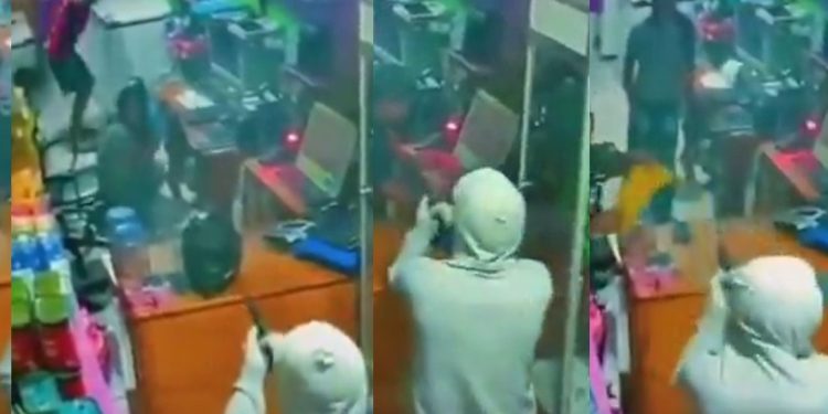 Vídeo: assaltante ameaça dar tir0 em funcionário do caixa no Amazonas