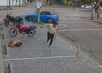 Vídeo: veja o momento em que motorista cancela o CPF de assaltante na esquina