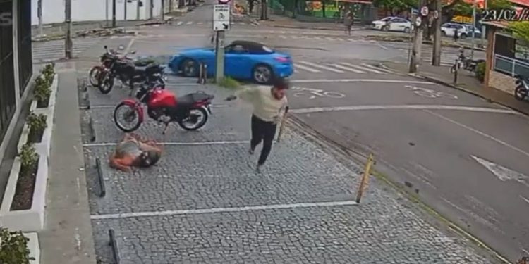 Vídeo: veja o momento em que motorista cancela o CPF de assaltante na esquina