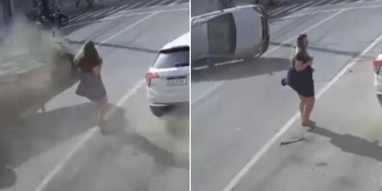 Vídeo: Mulher ‘nasce de novo’ ao escapar por um triz de carro desgovernado