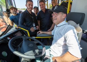 David Almeida perde mais uma vez e Justiça nega reajuste da passagem de ônibus em Manaus