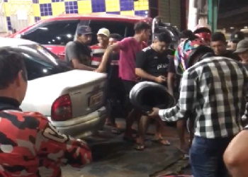 Vídeo: Homem que teria tentado r0ubar moto de trabalhador é e$pancad0 por grupo em Manaus