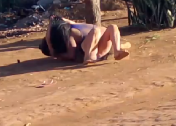 Veja: Em bar, mulher br1ga com outra por causa do marido e arreb3nta lábio com m0rd1da