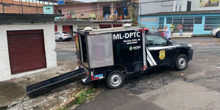 Homem é mort0 ao fazer refém garota que se preparava para ir a escola em Manaus
