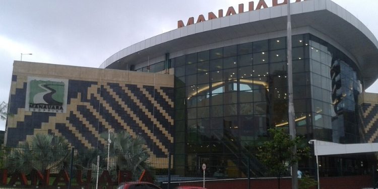 Mulher diz que foi sequestrada no Manauara Shopping e obrigada a fazer pix para o bandid0