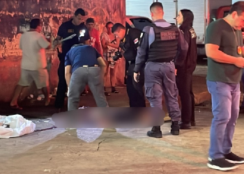 No Centro de Manaus, homem m0rr3 e$faquead0 após br1ga