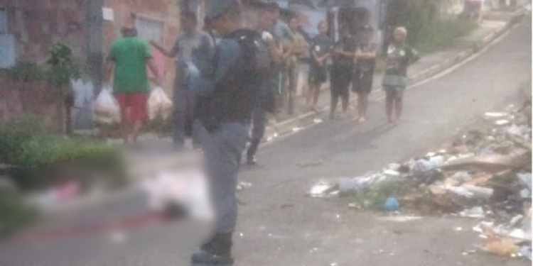 No Morro da Liberdade, homem é persegu1d0 e m0rt0 a t1r0s