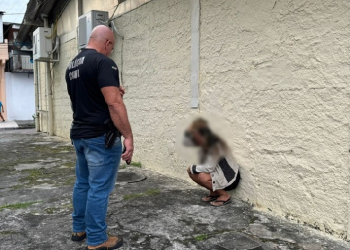 Esposa de ladrão m0rt0 ao invadir casa no Parque 10 reconhece c0rp0 e chora