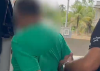 No AM, pastor diz que vai orar, e$tupra meninas de 10 anos e coloca filme adulto para verem