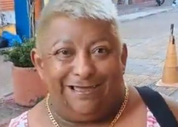 Patixa Teló está cobrando R$ 100 para tirar foto com fãs 