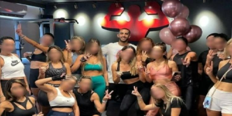 Vídeo: professor de ginástica faz academia de motel com as alunas e câmera filma tudo
