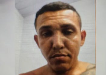 Suspeito rende taxistas, leva notebook, celulares e até as chaves dos carros em Manaus