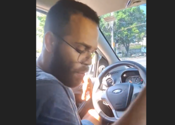Vídeo: Motorista de app se recusa a tirar som de culto evangélico e expulsa passageira do carro