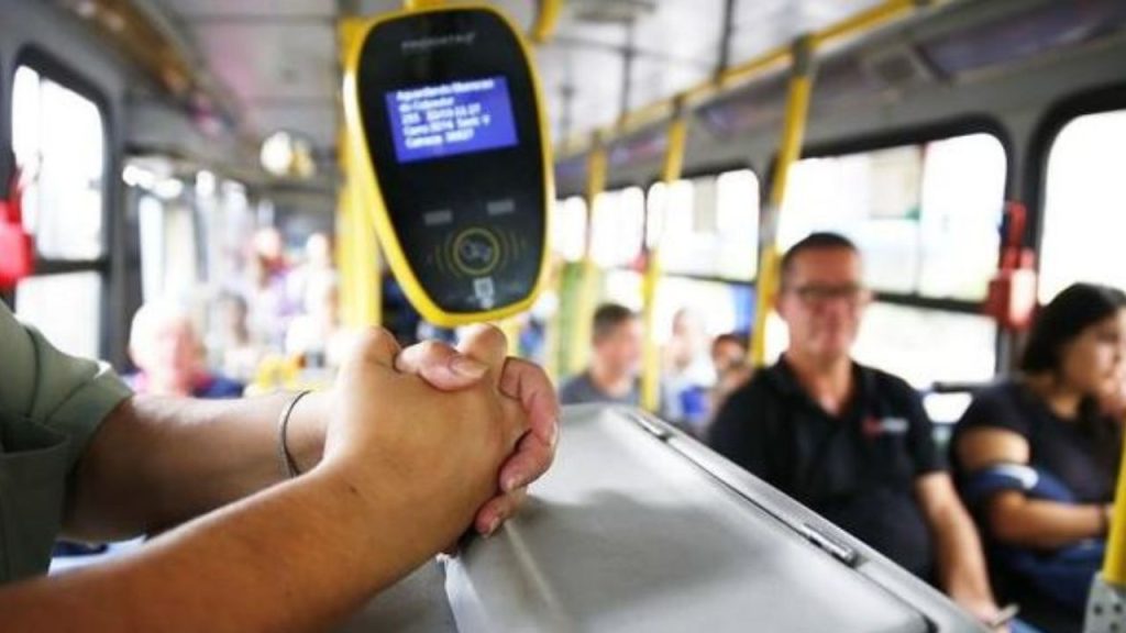 Justiça mantém suspensão do reajuste da tarifa de ônibus em Manaus