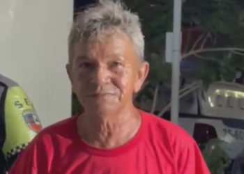 Homem reage a tapa na cara e dá tesouradas em mulher durante discussão em Manaus