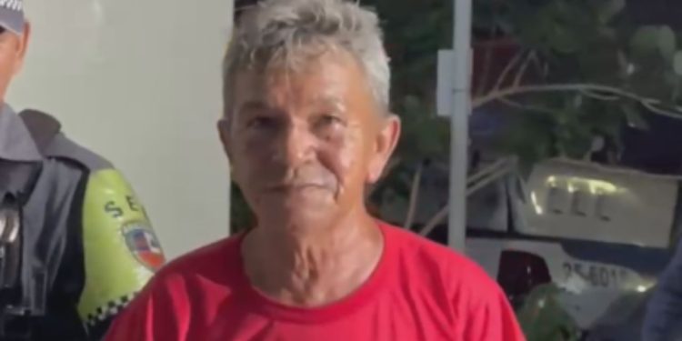 Homem reage a tapa na cara e dá tesouradas em mulher durante discussão em Manaus