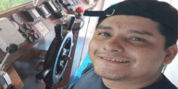 Condutor de embarcação que estava desaparecido é achado sem vida boiando no rio no AM