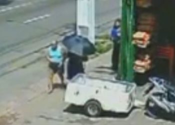 Idosa é roubada por duas mulheres ao sair do banco com a aposentadoria na Compensa