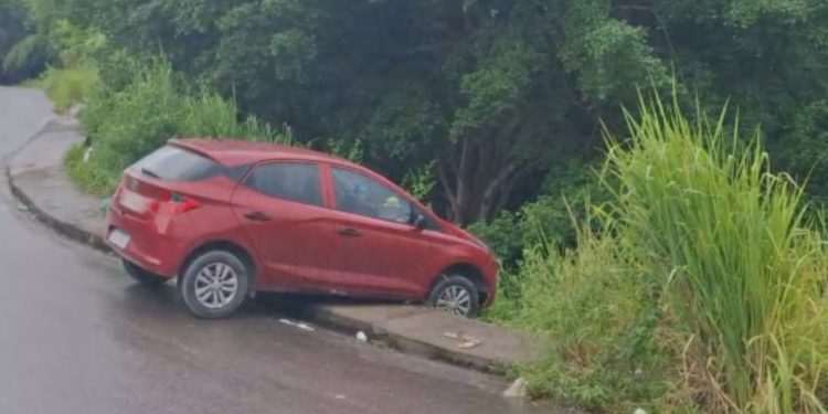Motorista de HB20 atr0pel4 estudante de 16 anos que voltava da escola em Manaus