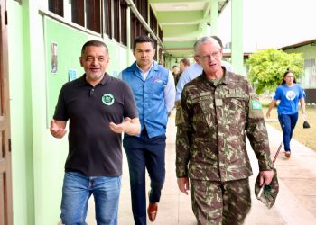 EST/UEA recebe comandante do CMA e avança em cooperação para tecnologia e inovação