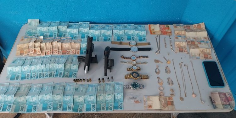 No interior do AM, criminosos rendem gerente de banco e família e dois band1d0s m0rr3m ao reagir