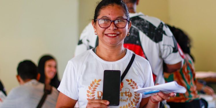 RecuperaFone, do Governo do Amazonas, divulga edital para a devolução de 1 mil aparelhos celulares