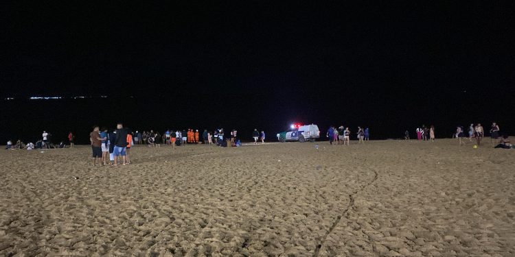 Na Praia da Ponta Negra, menino de 16 anos dá mergulho no rio e m0rr3 af0gad0