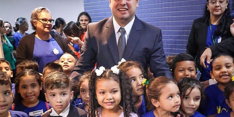 Dia Mundial da Infância: Roberto Cidade reforça Leis de sua autoria que promovem a saúde e o bem-estar de crianças e adolescentes