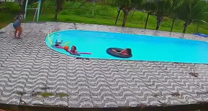 Veja menino de 5 anos m0rr3nd0 afogad0 em piscina de casa em Manacapuru; vídeo