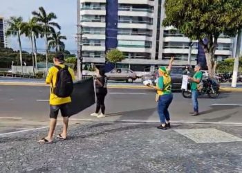 Manifestação de Bolsonaro a favor de anistia tem apenas 26 apoiadores em Manaus