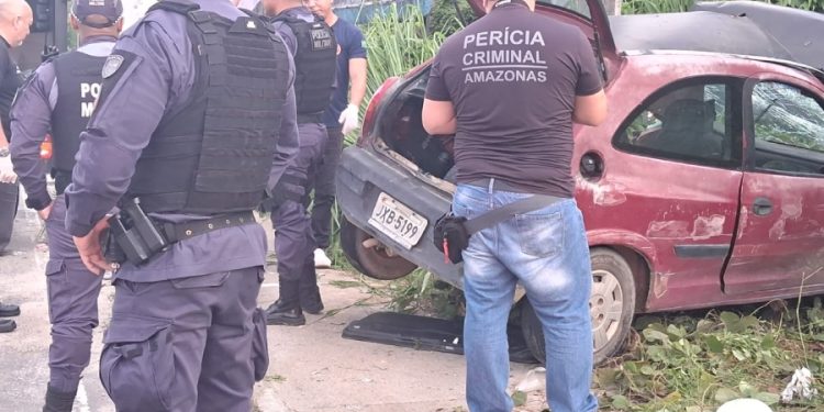 Vídeo: Homem m0rr3 ao perder controle da direção e bater em poste na avenida das Torres
